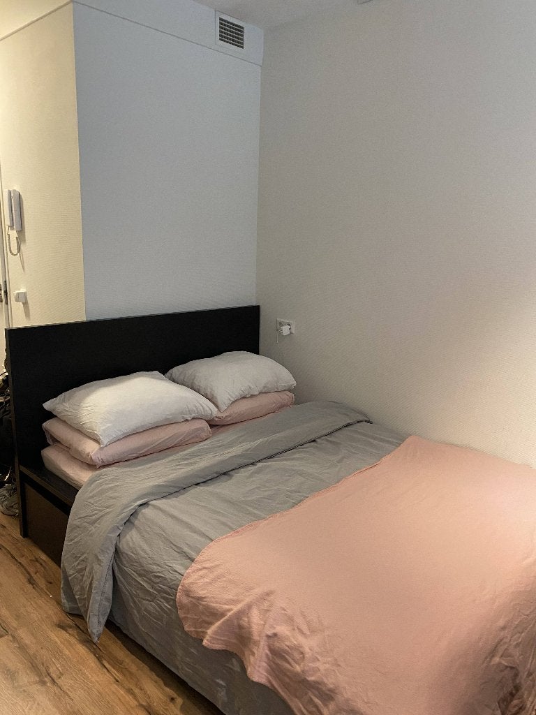 TOT 23rd AUGUST - IKEA MALM Bed + Matras, Queen 140x200, Ophalen, Zwart, 140 cm, Zo goed als nieuw