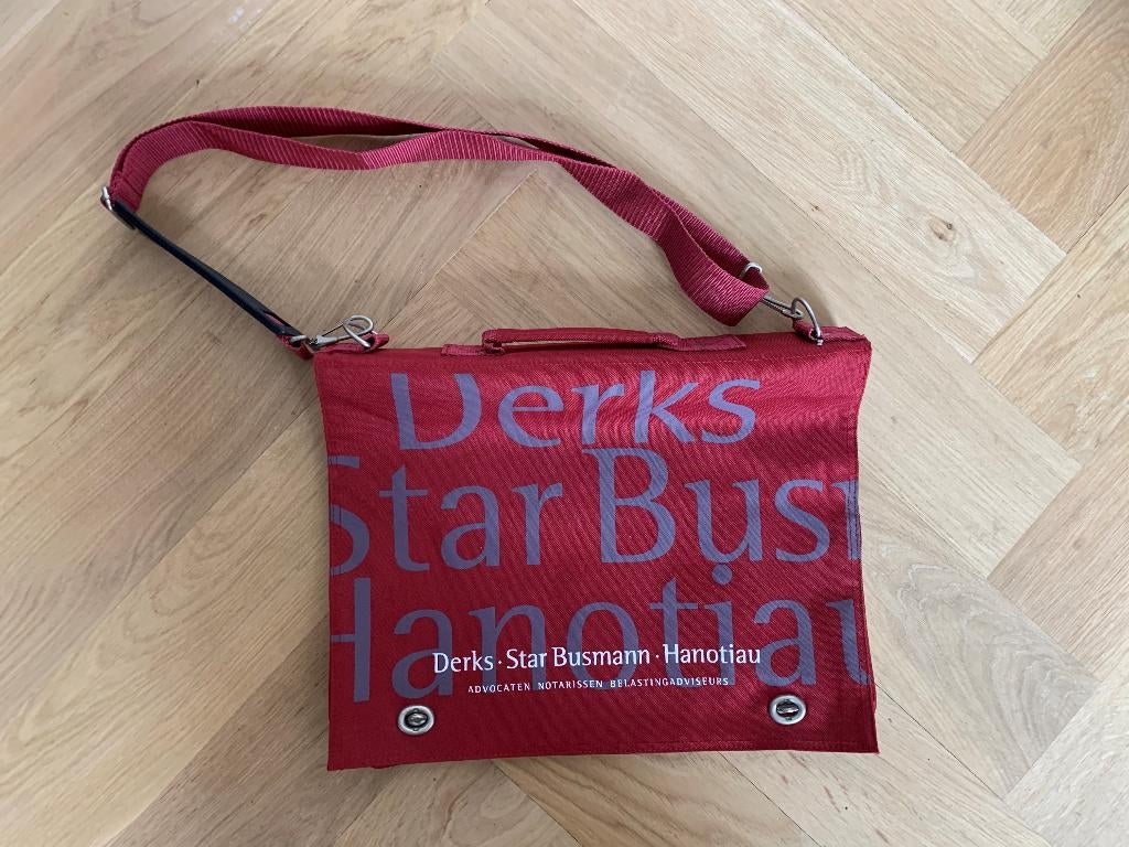 Aktetas, Ophalen of Verzenden, Gebruikt, Rood, Overige merken