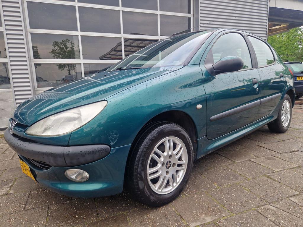 Peugeot 206 1.4 Gentry, Auto's, 31 €/maand, 4 cilinders, Origineel Nederlands, Bedrijf