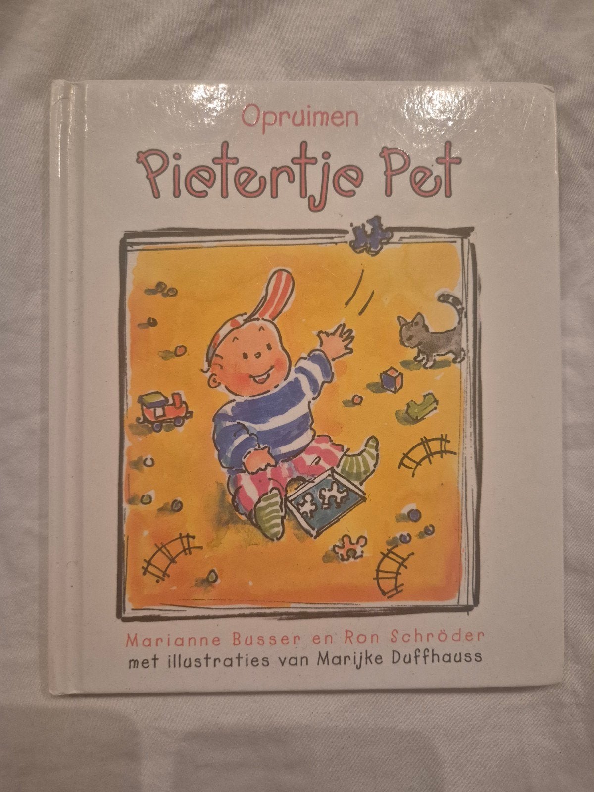 Pietertje Pet: Opruimen - Leuk voorleesboekje, Ophalen of Verzenden, Gelezen