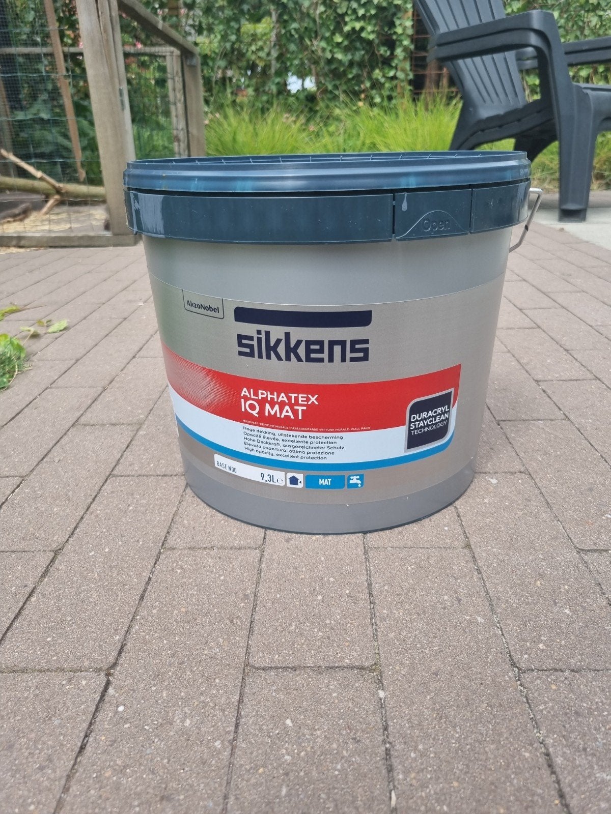 Twee potten Sikkens Alphatex IQ Mat Muurverf Antraciet 2427, Ophalen, 5 tot 10 liter, Nieuw, Verf