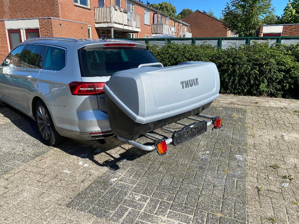 Trekhaakhoffer huren | Thule back-up 900 | Inhoud 420 liter, Ophalen, Zo goed als nieuw