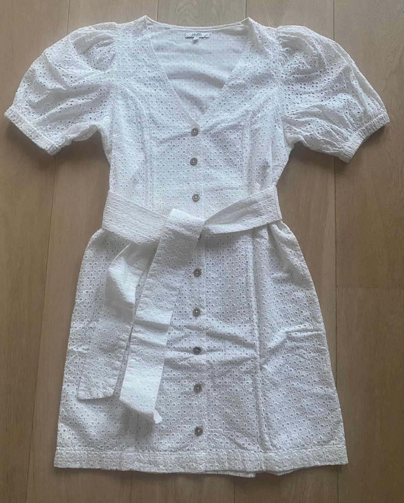 MbyM wit jurkje broderie mt S, Kleding | Dames, Wit, Ophalen of Verzenden, Zo goed als nieuw, Maat 36 (S)