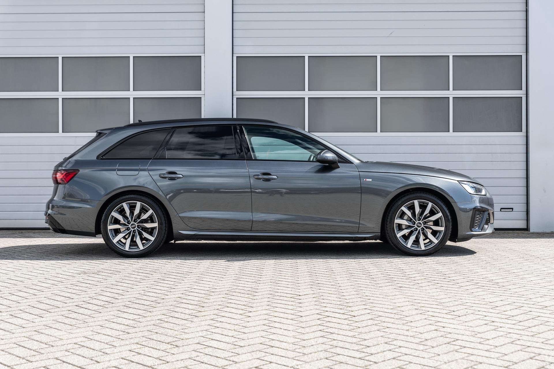 Audi A4 Avant 40 TFSI 204pk S edition Competition | Massages, Auto's, Audi, Gebruikt, 4 cilinders, 1984 cc, Origineel Nederlands