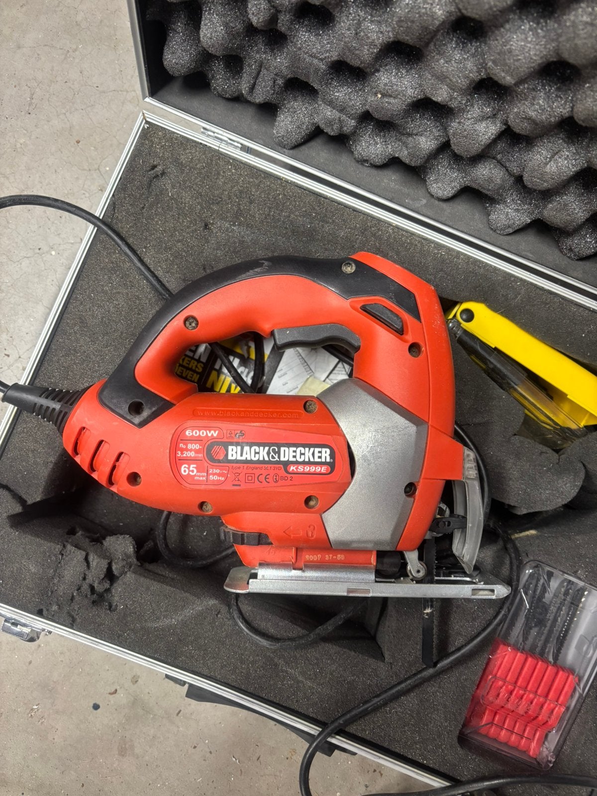 Decopeerzaag black en Decker met zaagjes, Ophalen, Gebruikt, Decoupeerzaag, 30 tot 70 mm