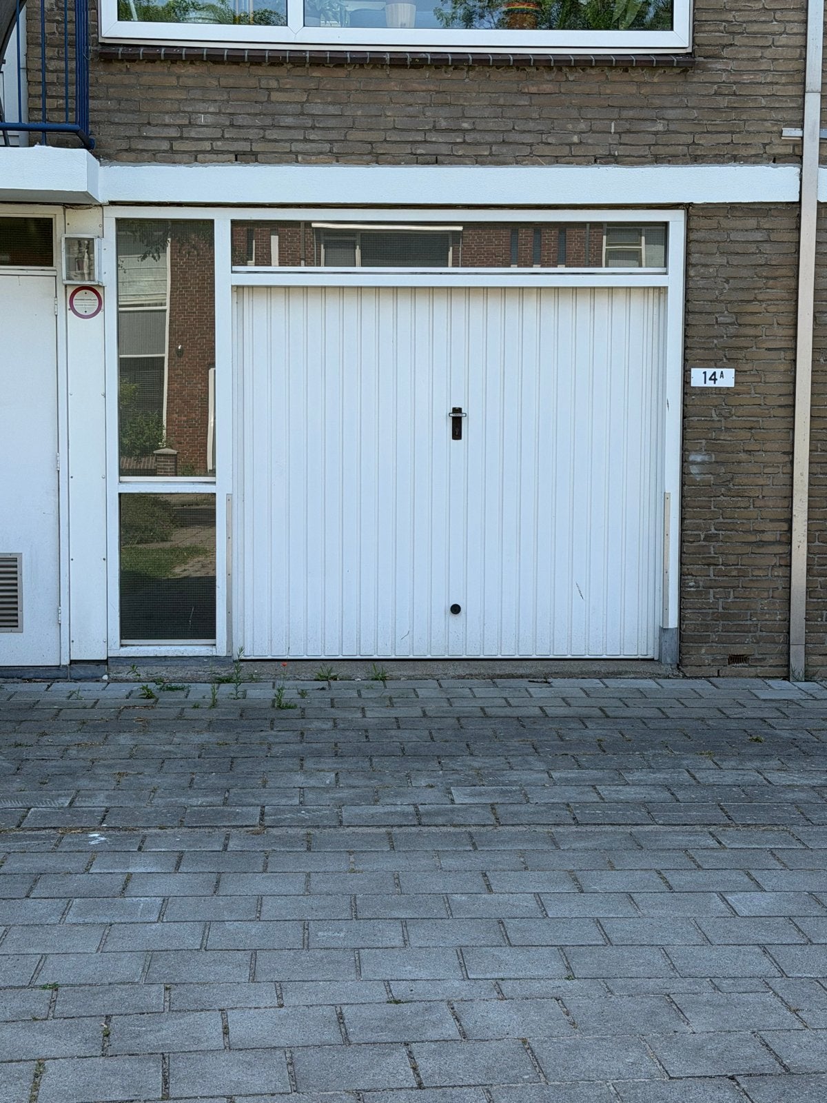 Te huur ruime garagebox, Zuid-Holland