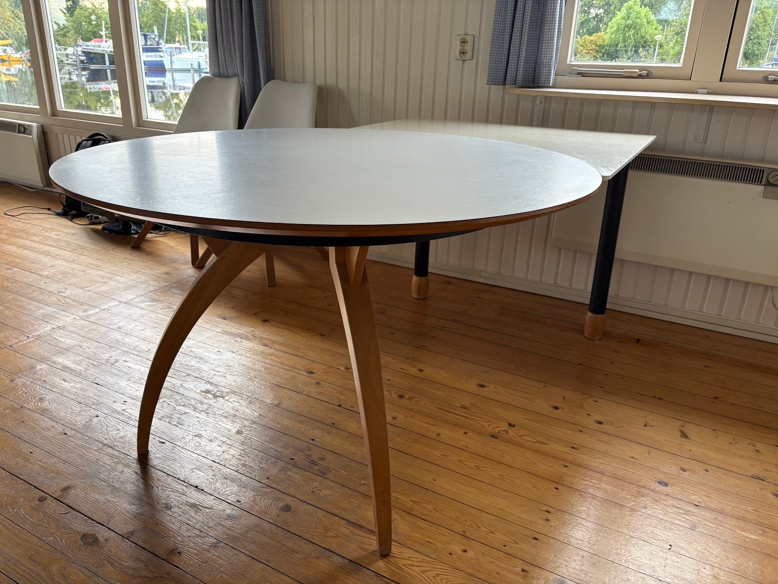 Castelijn tafel DUO, designklassieker met ‘spinnen’ poten., Ophalen of Verzenden, Zo goed als nieuw, Rechthoekig, 100 tot 150 cm