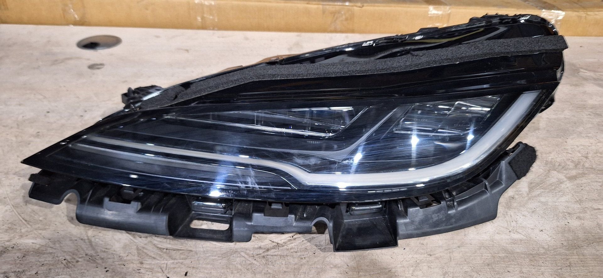 Originele Tesla Model 3 (Highland) Matrix Full LED Koplamp L