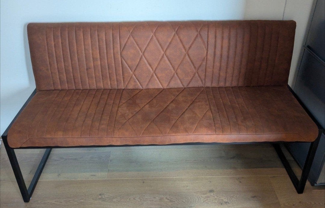 Cognac bruine bank met stalen poten - 155 cm, Ophalen, Minder dan 75 cm, 150 tot 200 cm, Driepersoons