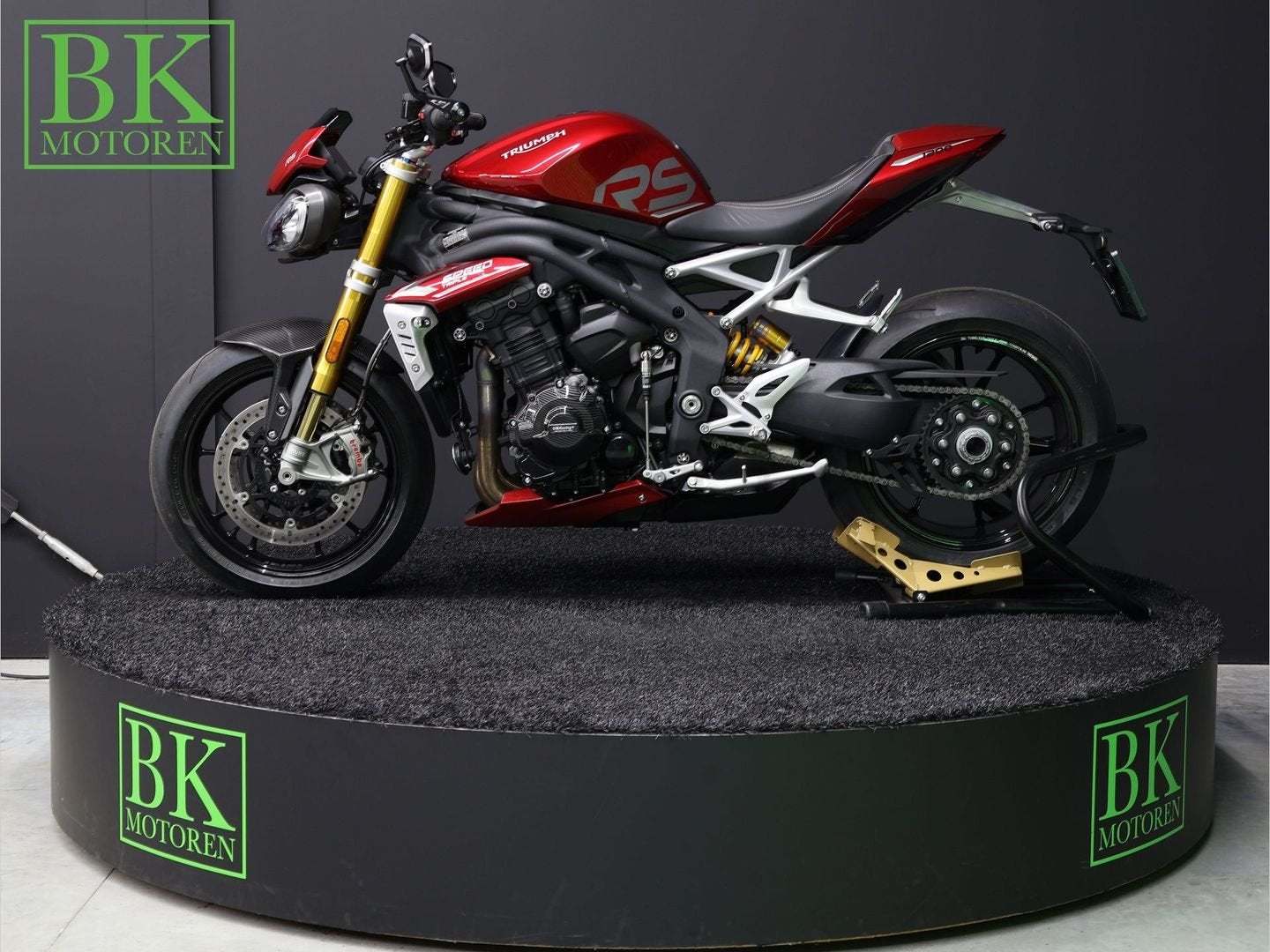TRIUMPH SPEED TRIPLE 1200 RS | Carnival Red | Leovince, 1160 cc, Motorrijbewijs A, Bedrijf, Meer dan 35 kW