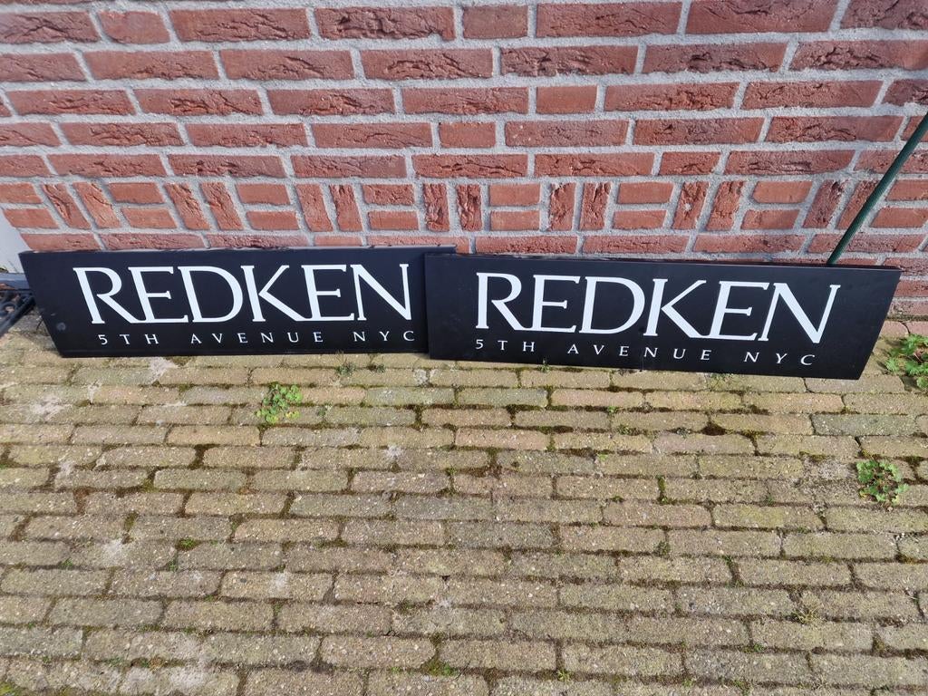 2 Redken reclameborden, Ophalen of Verzenden, Reclamebord