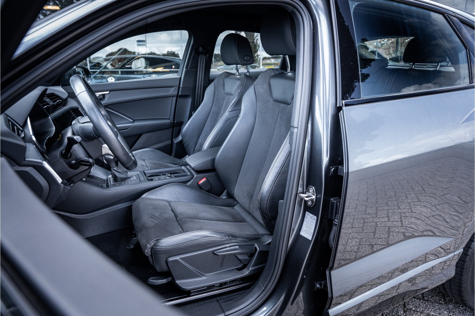 Audi Q3 Sportback 45 TFSI e S Edition * Keyless * LED * Came, Gebruikt, Zwart, Origineel Nederlands, Hybride Elektrisch/Benzine
