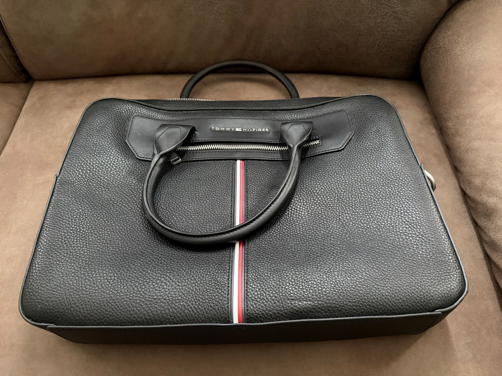 Tommy Hilfiger - Downtown Super Slim Laptoptas - Nieuw, Computers en Software, Nieuw, Aktetas, Ophalen of Verzenden, Zwart