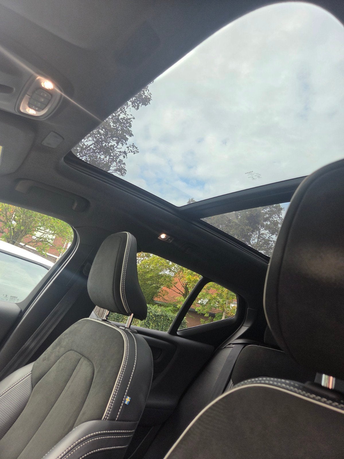 Foto 6 van Volvo XC40 T3 163pk Geartronic 2020 Zwart