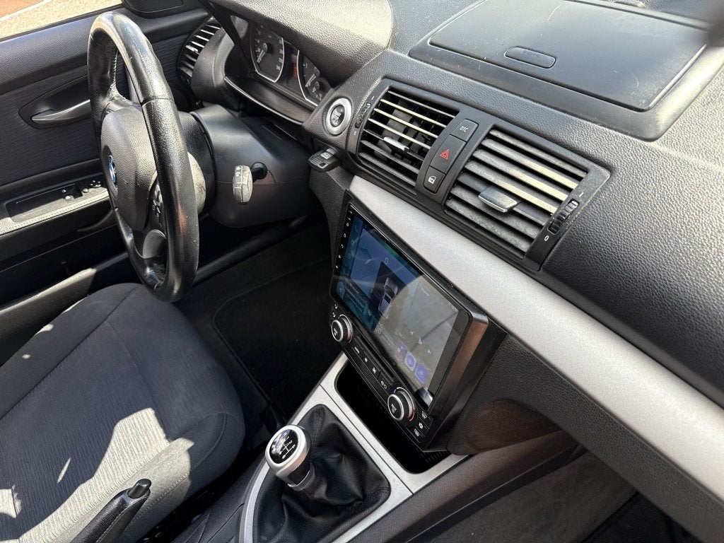 Foto 22 van BMW 1-serie 116i airco 6 versn navigatie 174dkm (bj 2009)