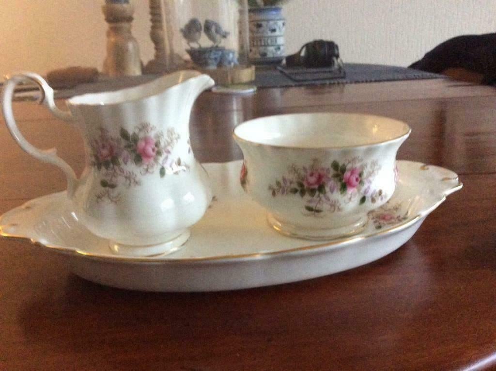 Royal Albert melk en suiker setje, Ophalen