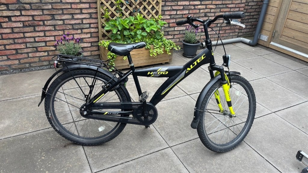 Kinderfiets Altec Hero 24 inch jongens, Ophalen, Altec, Gebruikt, Terugtraprem