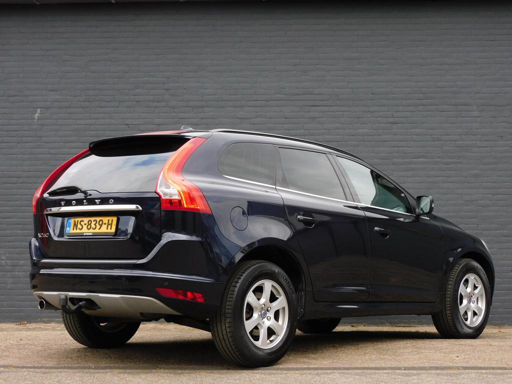 Volvo XC60 2.0 D3 FWD R-Design TOPSTAAT! DEALER ONDERHOUDEN!, Auto's, Volvo, 1624 kg, 4 cilinders, Blauw, Leder