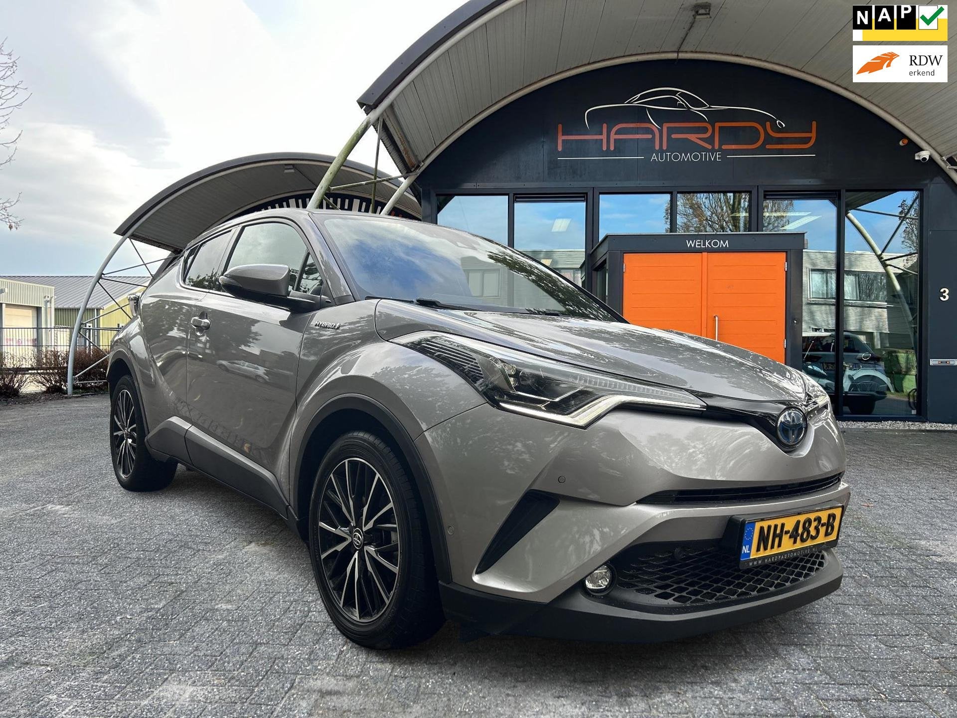 Toyota C-HR 1.8 Hybrid Premium 100% Dealeronderhouden, Dealer onderhouden, Euro 6, 4 cilinders, Leder en Stof