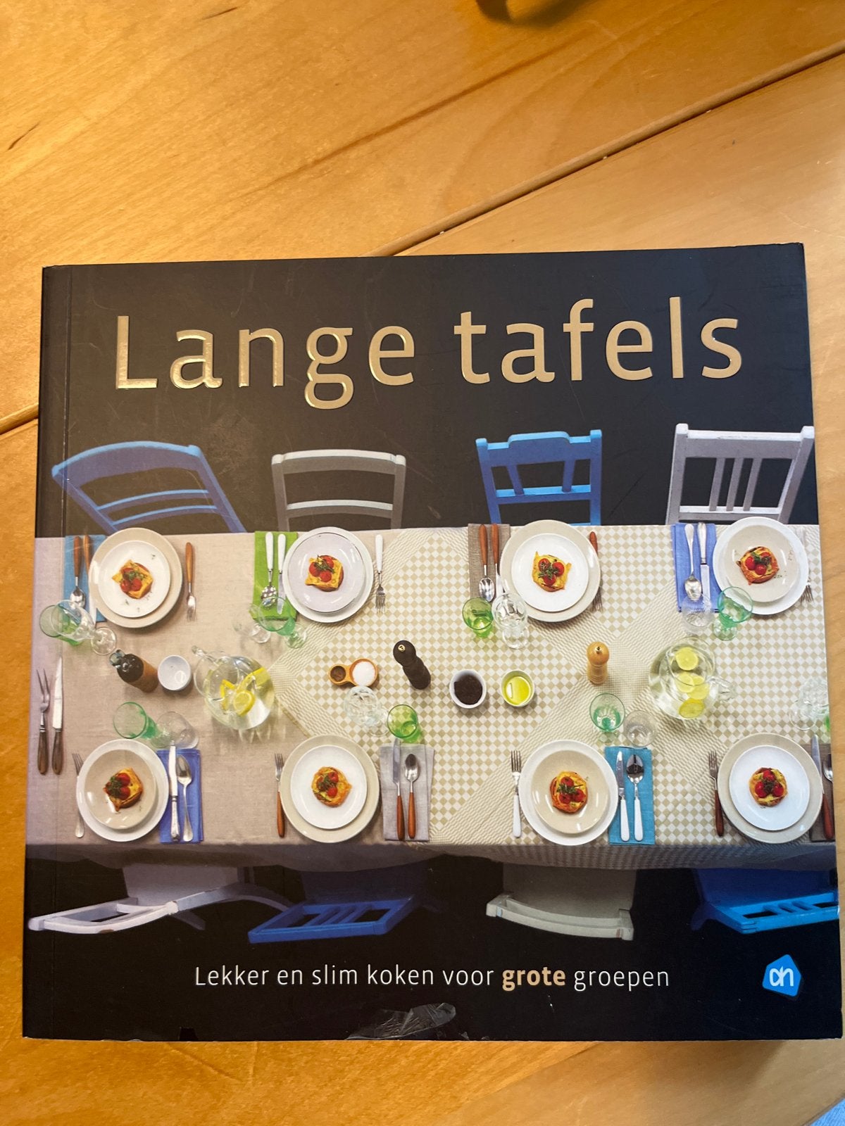 Lange tafels: Lekker en slim koken voor grote groepen, Boeken, Ophalen of Verzenden, Zo goed als nieuw, Overige gebieden, Hoofdgerechten