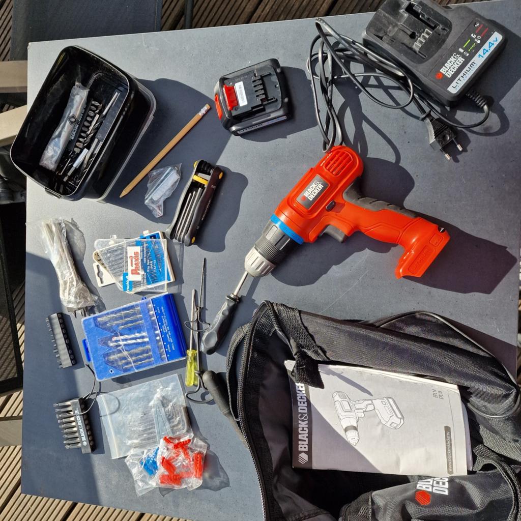 Black & Decker Boor-/Schroefmachine met accessoires, Ophalen of Verzenden