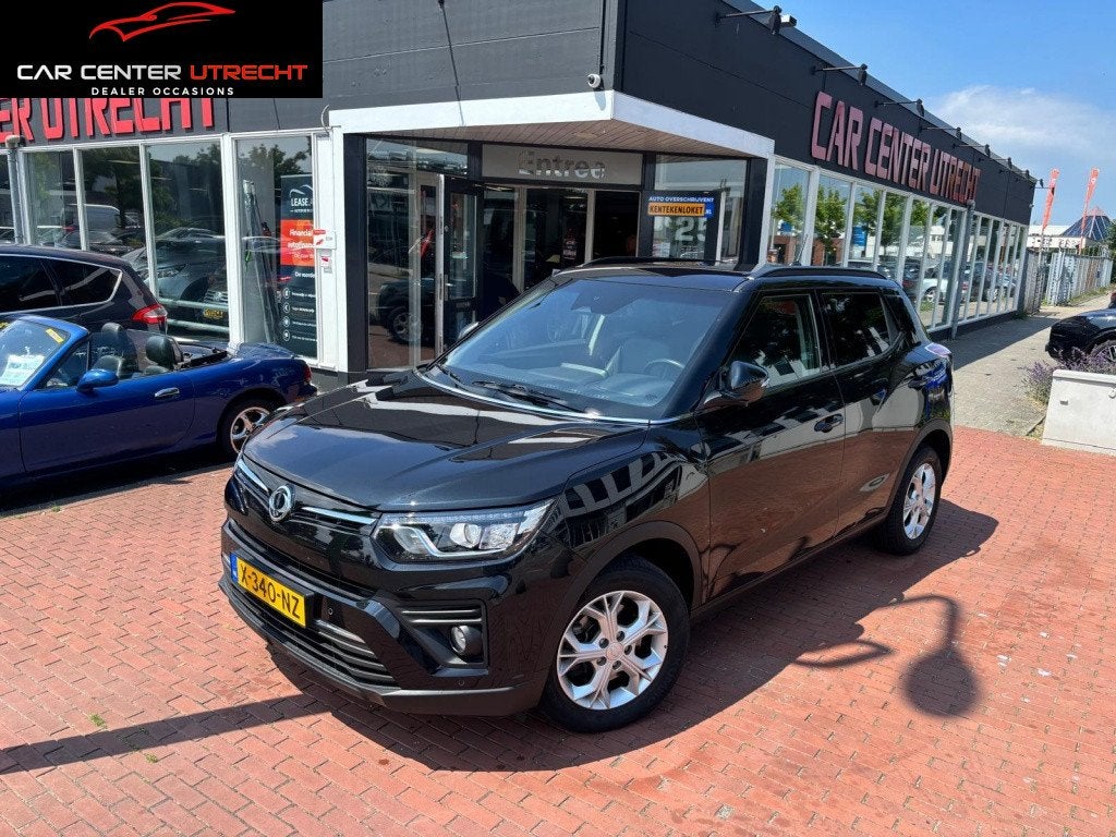 SsangYong Tivoli 1.2 2WD Ruby APPLE CARPLAY LEER CAMERA 6VER, Auto's, SsangYong, Dealer onderhouden, Gebruikt, Euro 6, Zwart