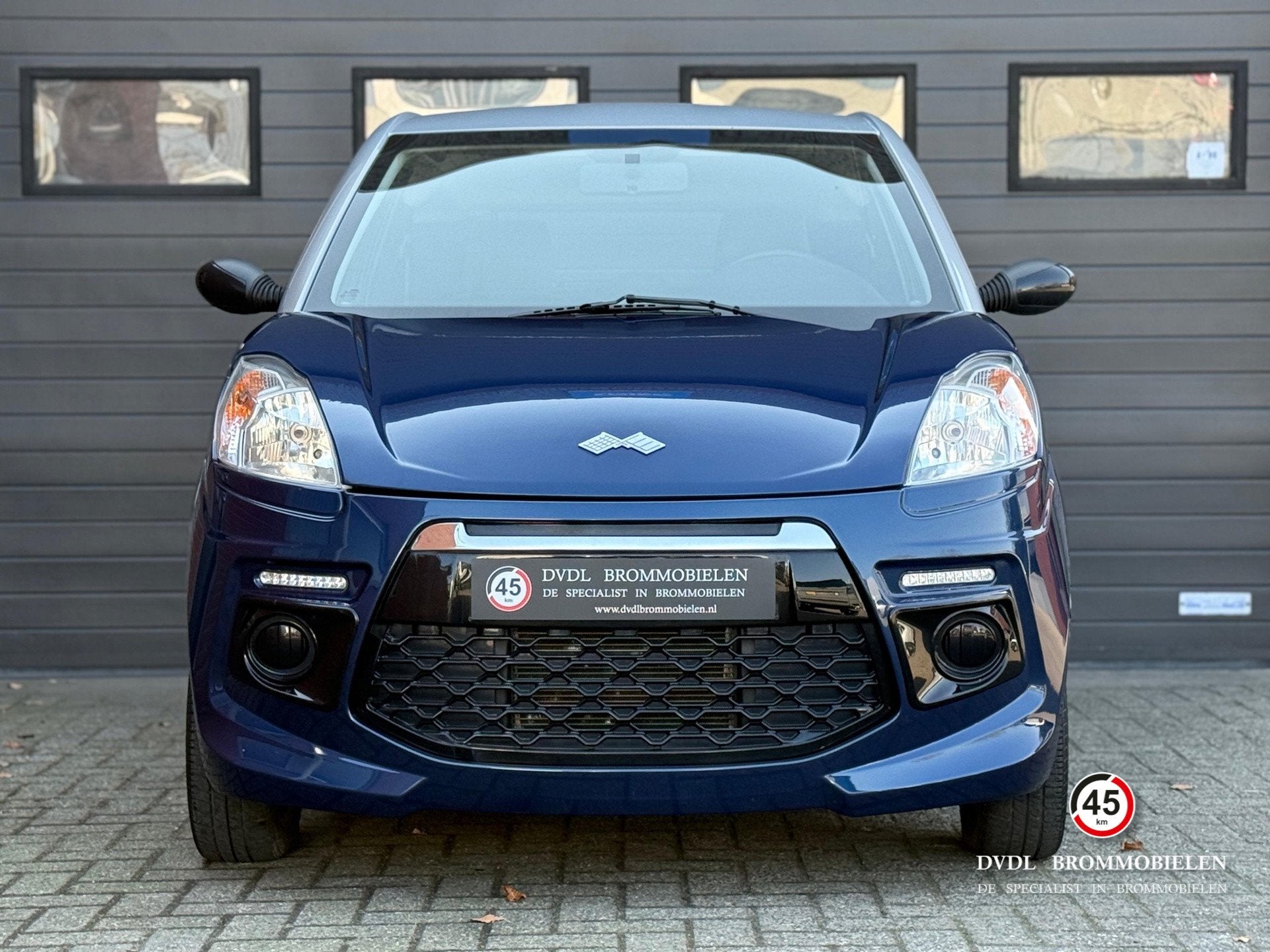 Ligier JS50L BlueLine DCI Brommobiel 2016 1e eig 23dkm ZGAN!, Gebruikt, DVDL Brommobielen, Staarten 32
5281PL  Boxtel, NL, Info@dvdlbrommobielen.nl