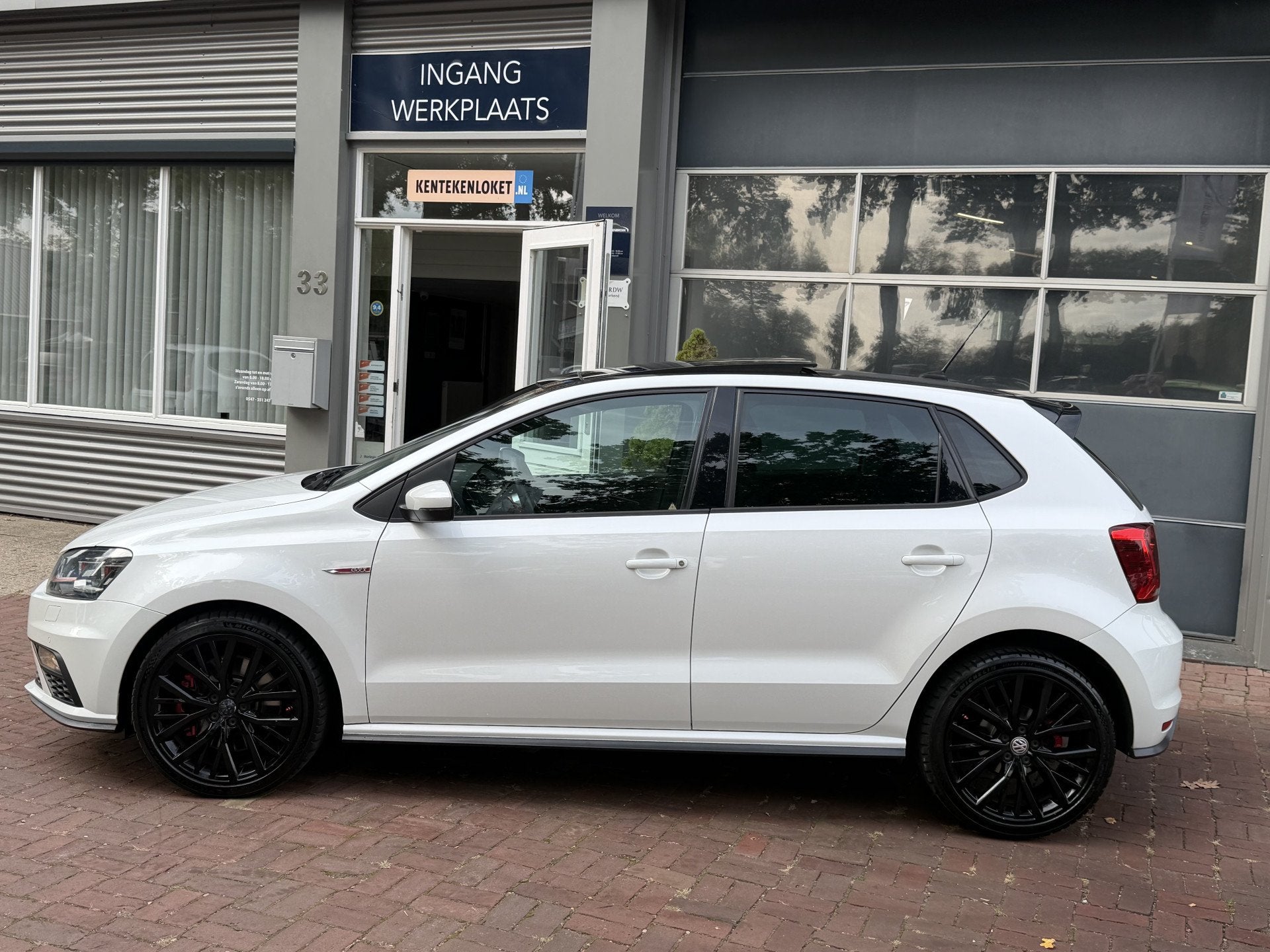 Volkswagen Polo 1.8 TSI GTI Automaat 200pk Bj 2015 Navi,Schu, Auto's, Dealer onderhouden, Stof, Gebruikt, Wit