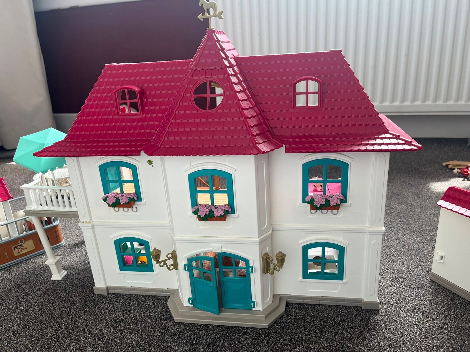 Schleich groot landhuis, 2 paardenstallen met accessoires, Ophalen of Verzenden, Zo goed als nieuw, Jongen of Meisje
