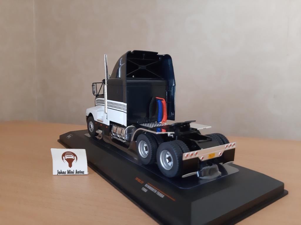 Kenworth T600 A 1986 Zwart/Wit van IXO Trucks 1:43, Hobby en Vrije tijd, Modelauto's | 1:43, Overige merken, Nieuw, IXO Trucks