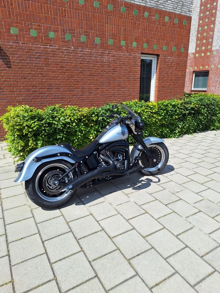 Harley hd fat fatboy lo 2011 BTW nieuwstaat  custom, 2 cilinders, Chopper, Particulier