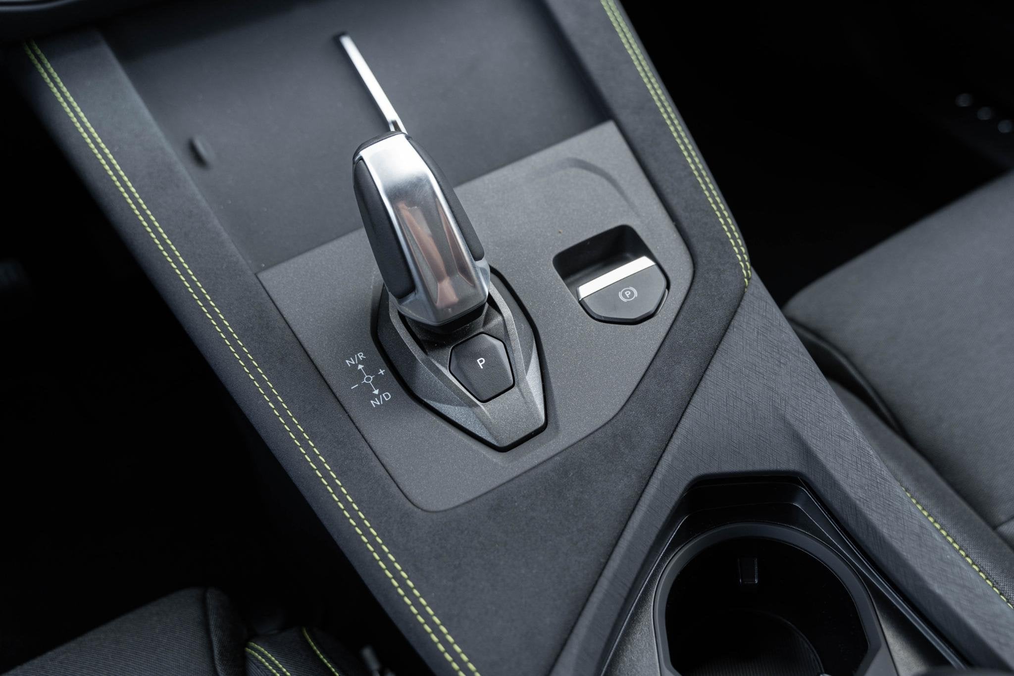 Lynk & Co 01 1.5 Core PHEV | Adaptieve Cruise Control | Keyl, 12 maanden, 4 cilinders, Alcantara, Zwart