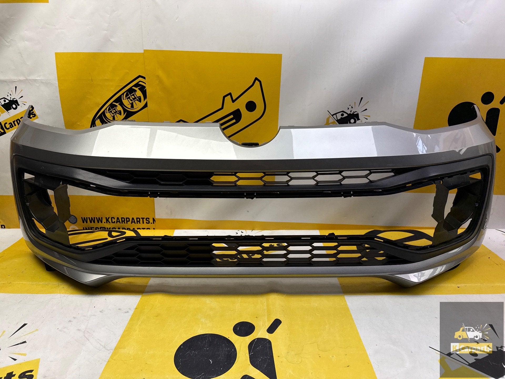 Voorbumper VW UP Facelift Bumper 2017-Heden 1S0807221F, Gebruikt, Volkswagen AG, Bumper, Berliner Ring 2
38440  Wolfsburg, DE
