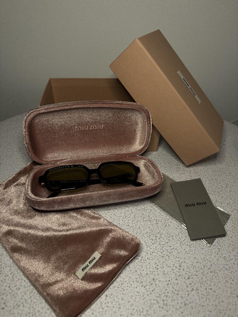 Miu Miu Retro sunglasses MU 11ZS, Overige merken, Zonnebril, Zwart, Nieuw