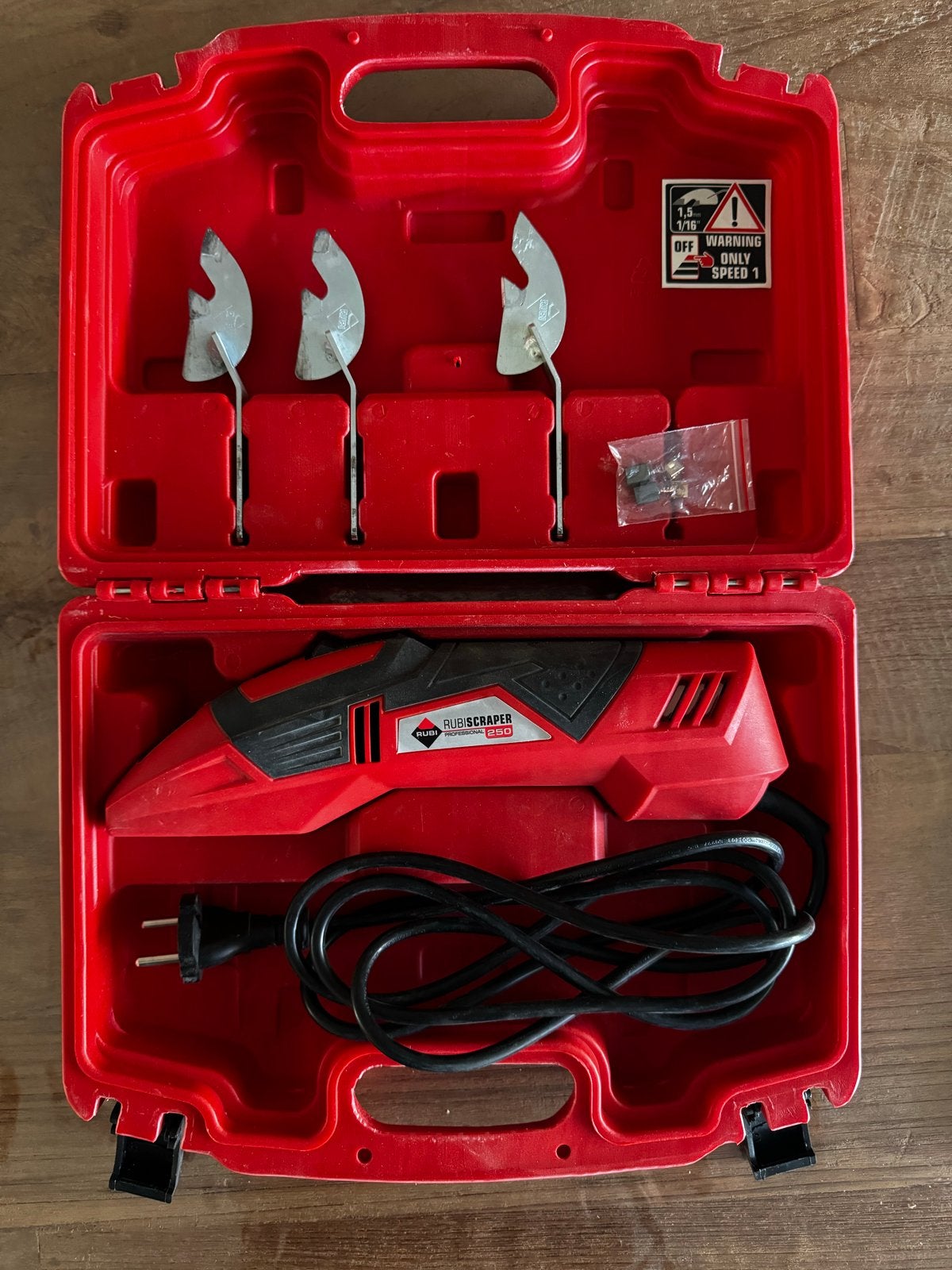 Rubiscraper 250 elektrische schraper - Zo goed als nieuw, Ophalen of Verzenden, Zo goed als nieuw, Overige typen, Rubi
