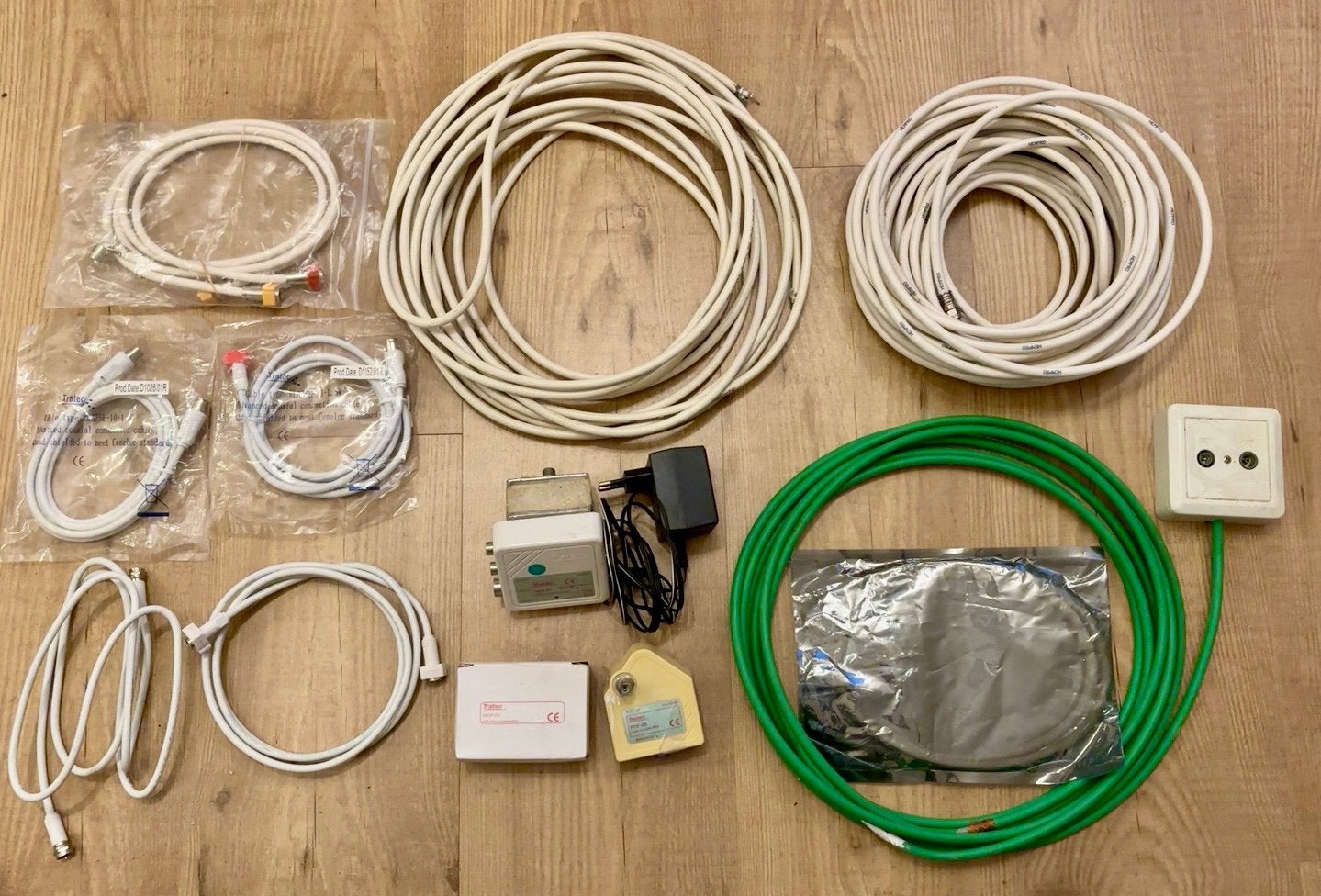 Partij Coaxkabels, Tratec Versterker, Splitters & TV-kabels, Ophalen of Verzenden, Zo goed als nieuw, 5 tot 10 meter, Coaxiale kabel