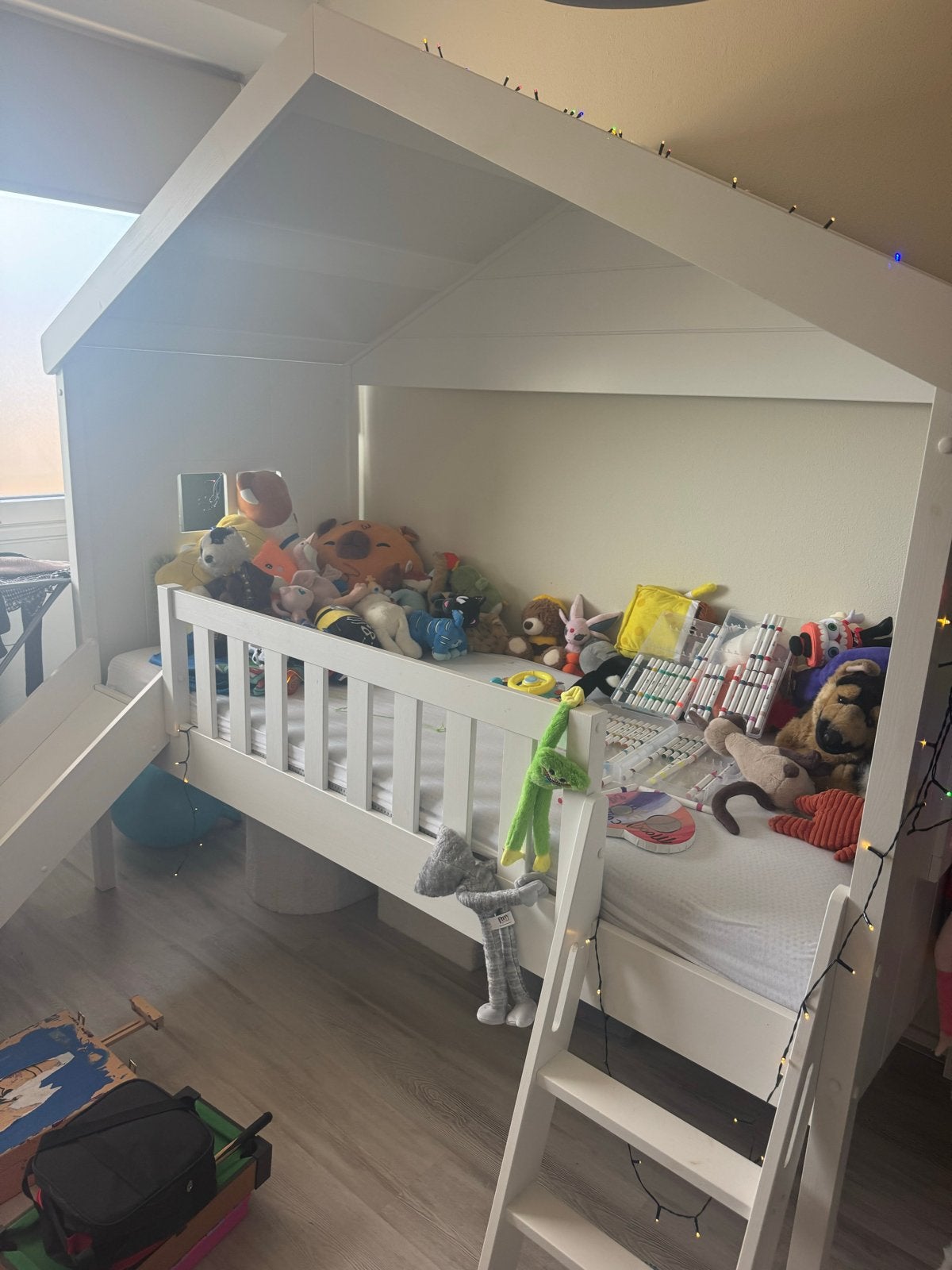 Nieuw bed van 1100 mag weg voor 100 inclusief nieuw matras, Ophalen, Gebruikt, 90 cm, Eenpersoons