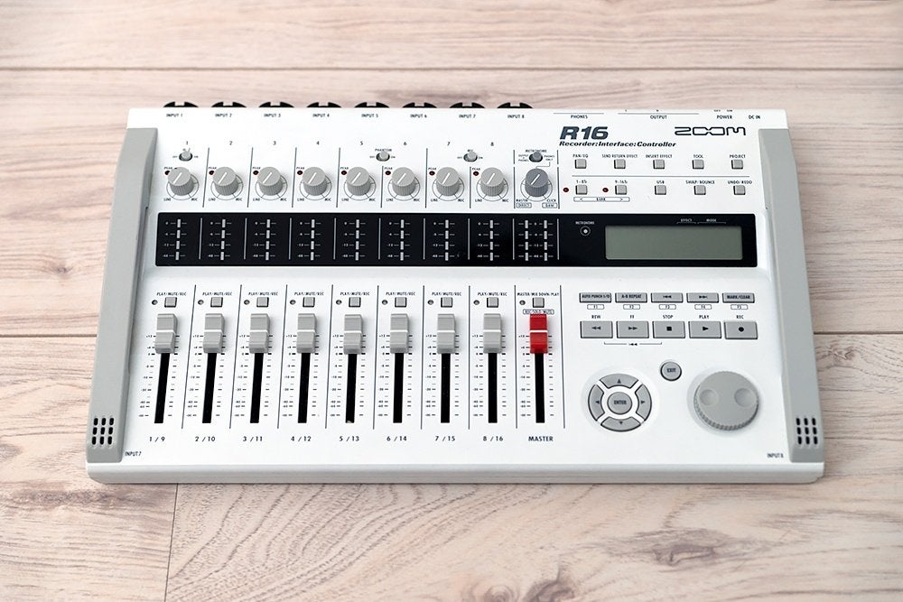 Zoom R16 Multi Track Recorder, Muziek en Instrumenten, Mengpanelen, Zo goed als nieuw, 10 tot 20 kanalen, Microfooningang, Ophalen of Verzenden
