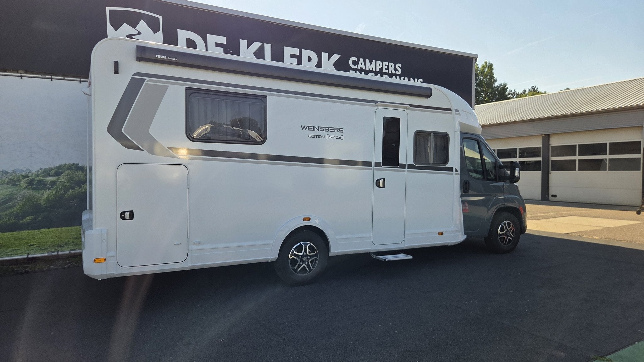 Weinsberg CARASUITE 700 DX EDITION [SPICY] (bj 2027), Automaat, Weinsberg, 7 tot 8 meter, Bedrijf