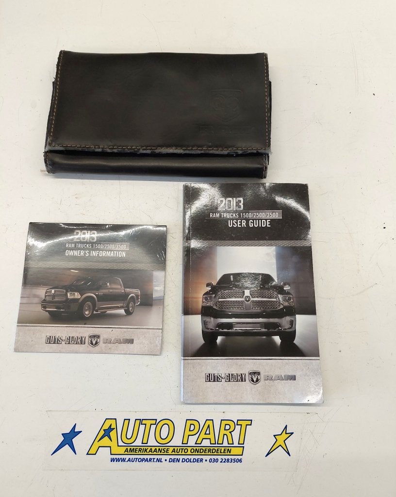 Dodge Ram instructieboek 2013, Auto-onderdelen, Gebruikt, PO Box 21-8004 | Auburn Hills, MI 48321-8004, Ophalen of Verzenden, Amerikaanse onderdelen