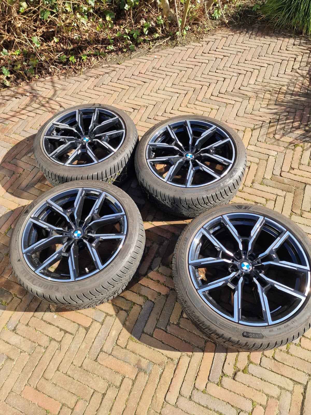 BMW i4 Winterset Styling 859M 19 inch - Goodyear UltraGrip, 19 inch, Banden en Velgen, Personenwagen, Gebruikt