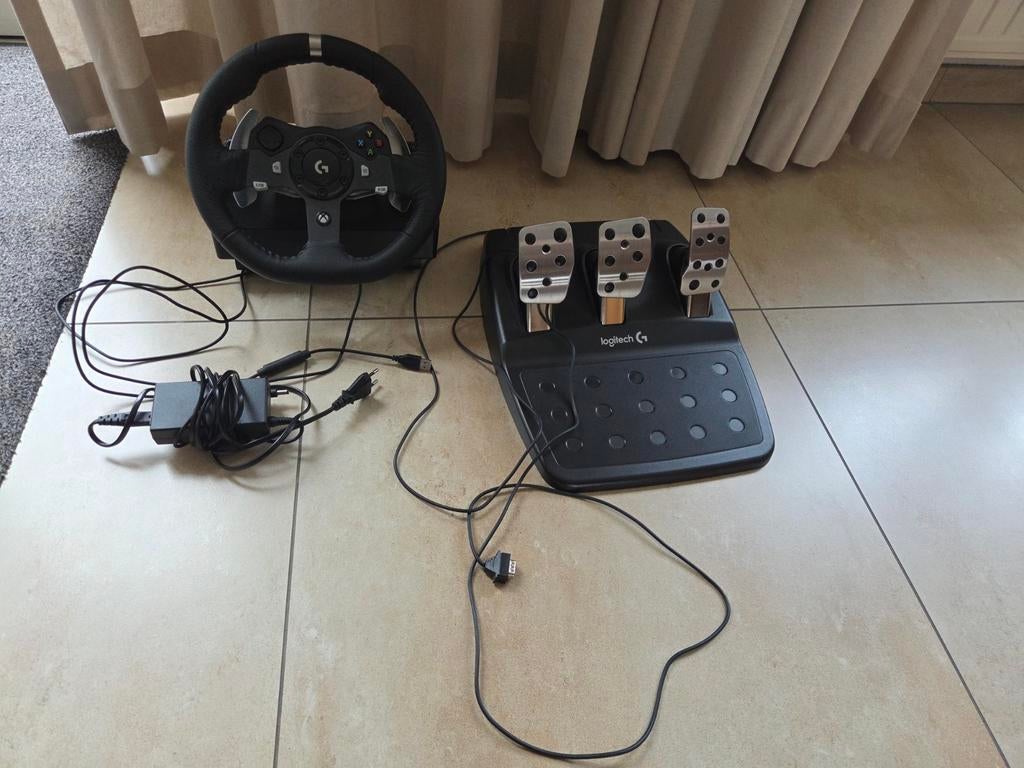 Logitech G920 Driving Force racestuur - Z.G.A.N., Ophalen, Zo goed als nieuw