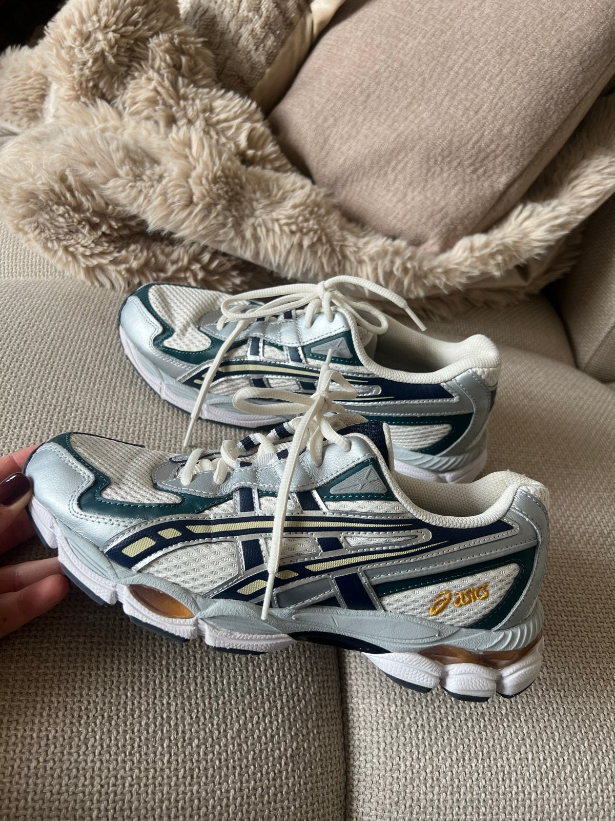Asics sneakers maat 39,5 - Zo goed als nieuw, Ophalen of Verzenden, Zo goed als nieuw, Wit, Sneakers of Gympen
