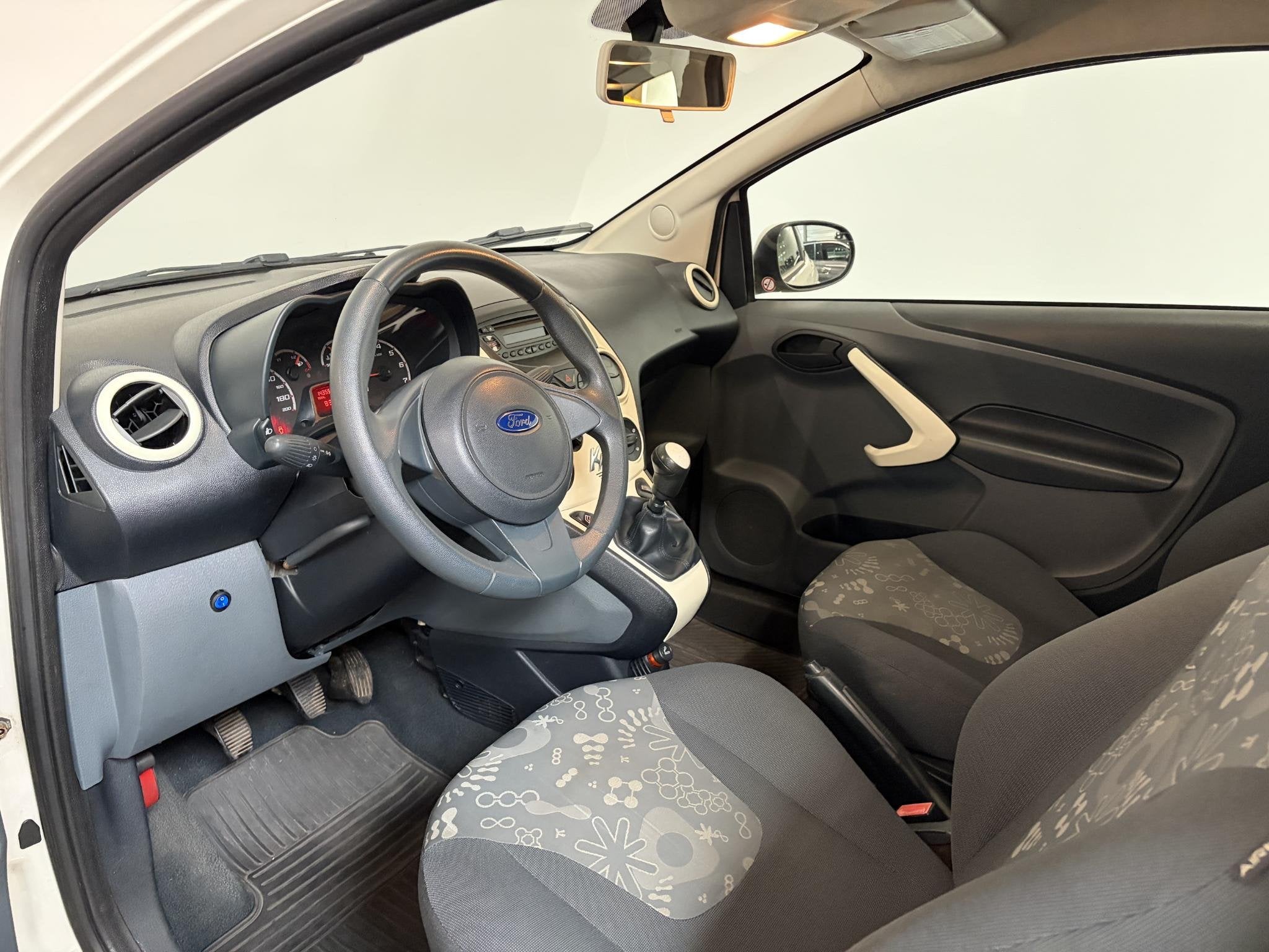 Ford Ka 1.2 Limited start/stop Elektrische ramen Radio HANDE, Voorwielaandrijving, Euro 5, Stof, 1242 cc