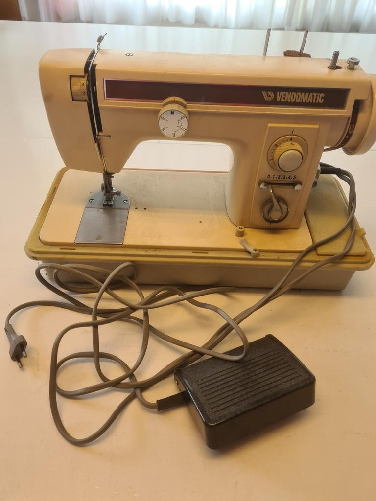 Vendomatic Naaimachine - Vintage Model, Ophalen