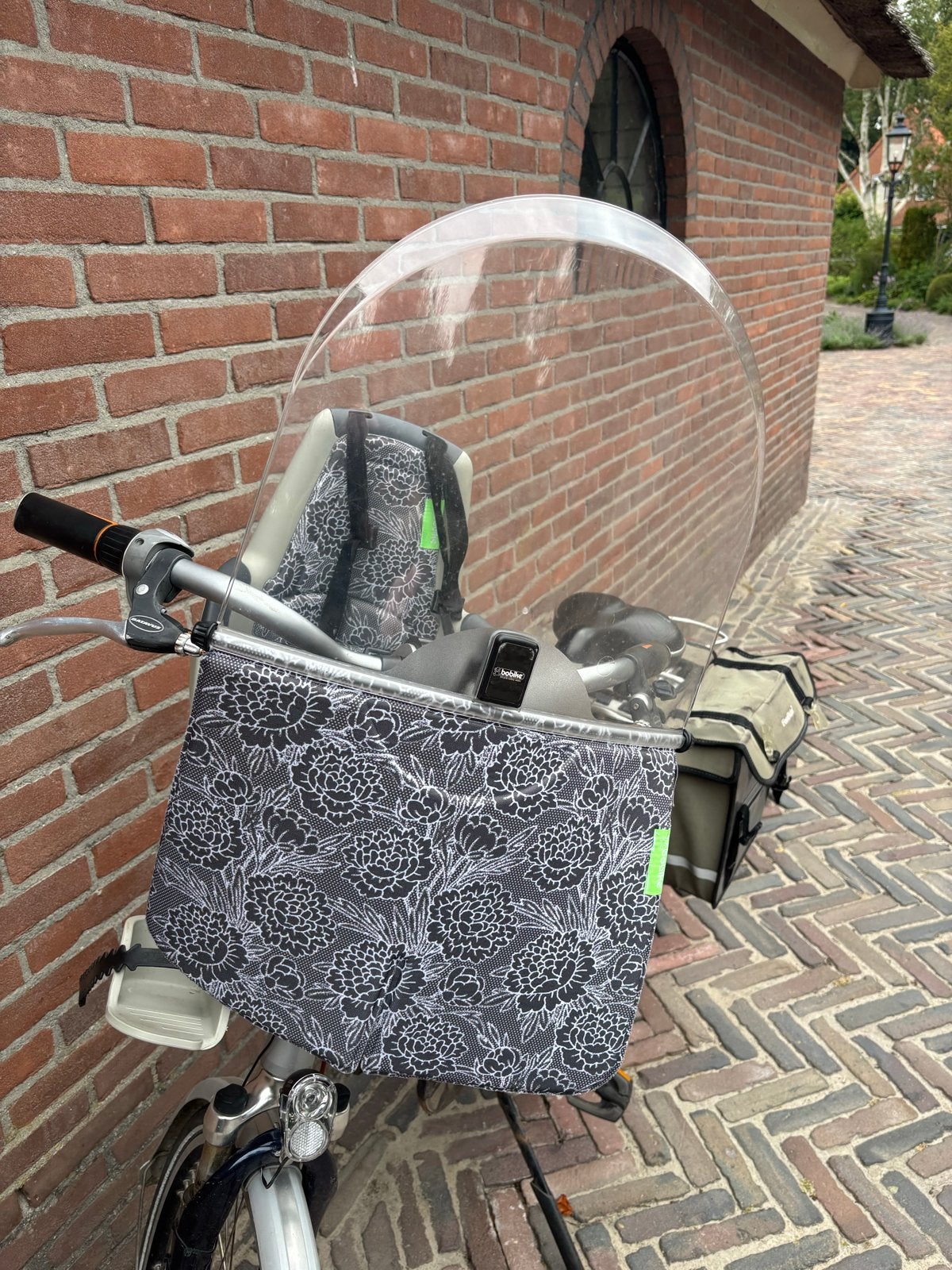 Fietsstoeltje voor met windscherm Bobike, Fietsen en Brommers, Ophalen, Gebruikt, Voorzitje, Voetsteuntjes