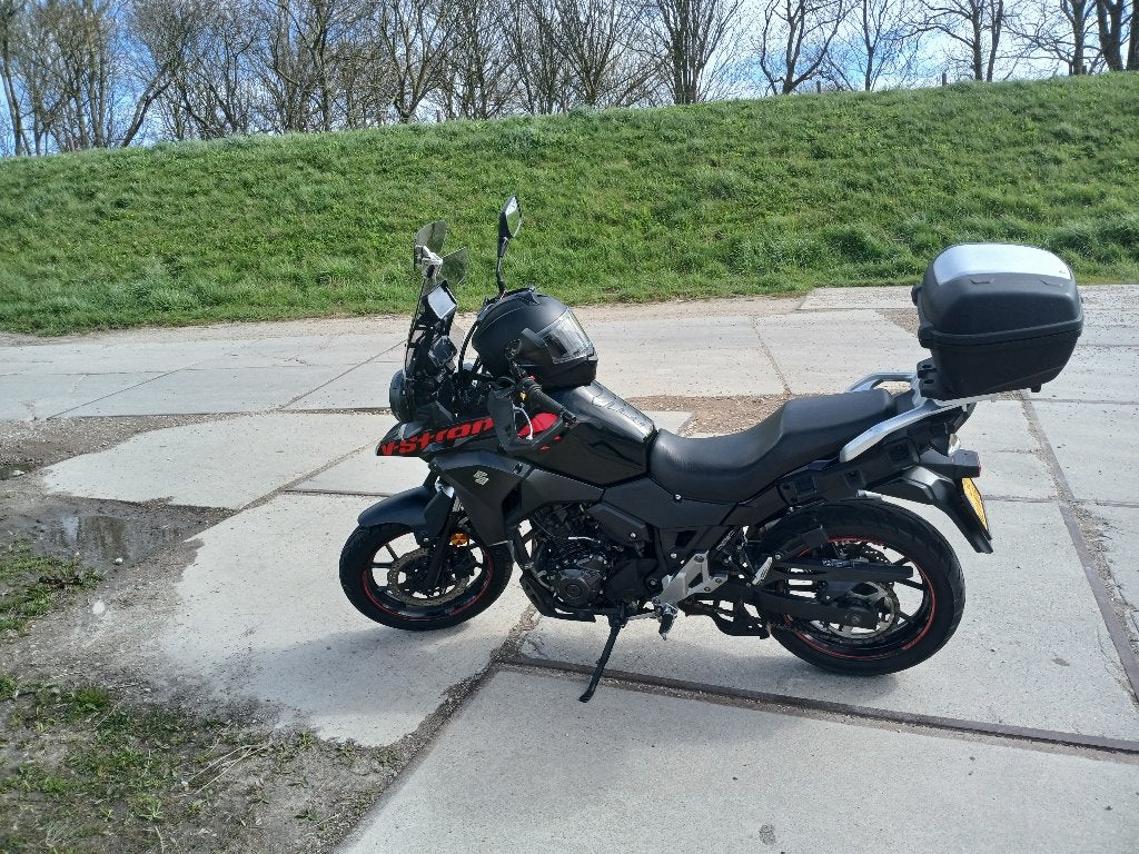 Suzuki V-Strom DL250, Motoren, 2 cilinders, Gebruikt, Particulier, Toermotor