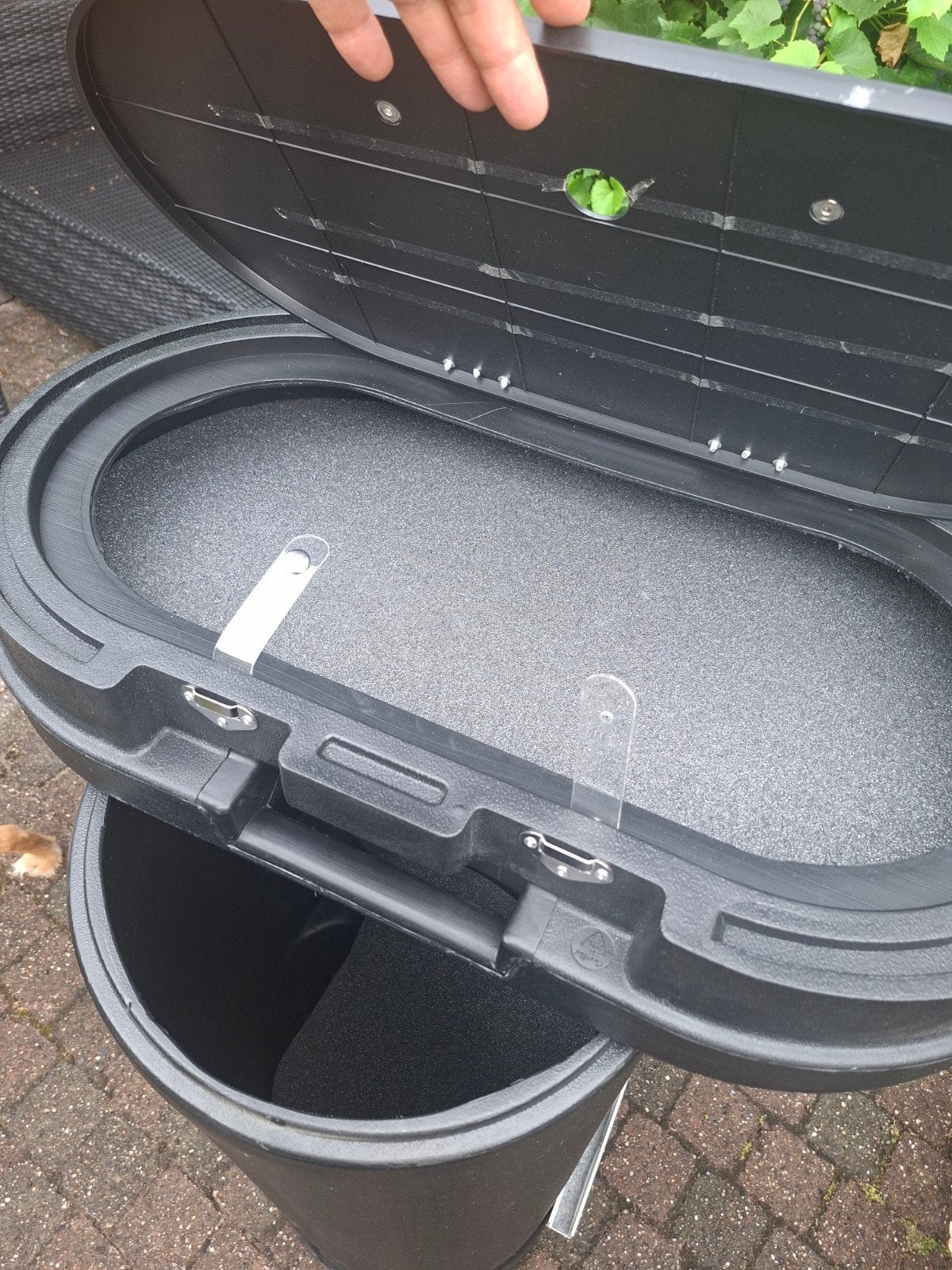 Stevige transportkoffer op wielen voor beursmateriaal, Ophalen
