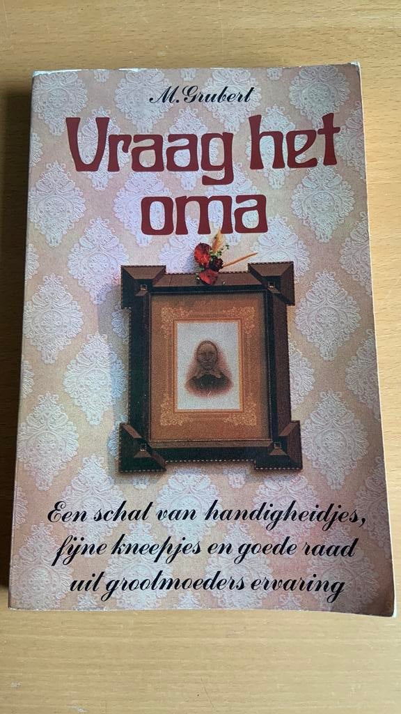 Vraag het oma - M. Grubert, Ophalen of Verzenden, Zo goed als nieuw