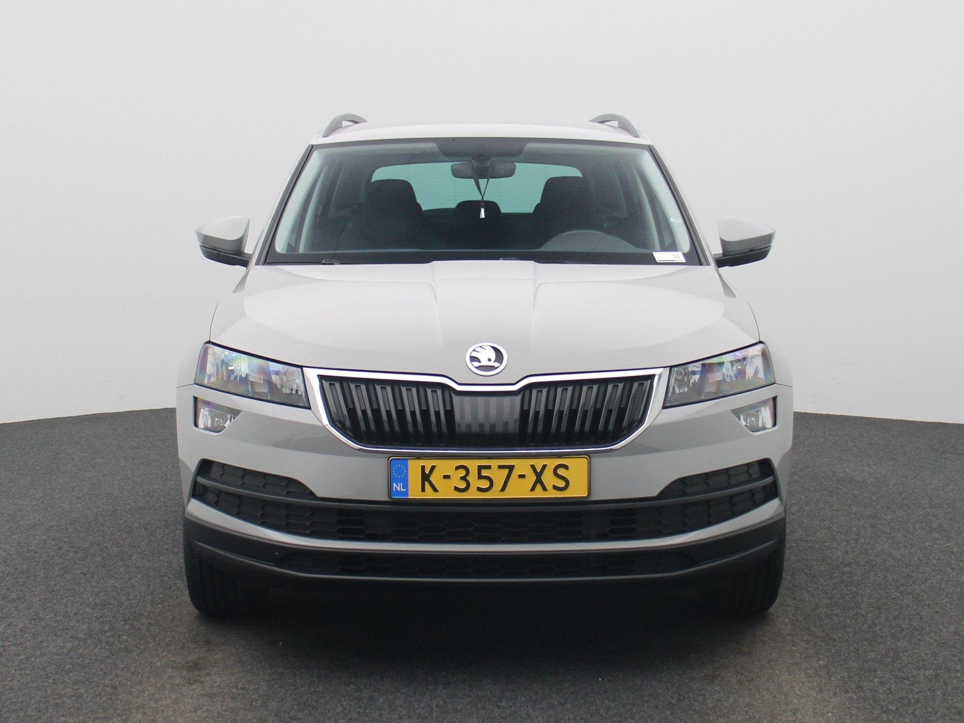 Skoda Karoq 1.5 TSI ACT Business Edition | AUTOMAAT | STOELV, Auto's, 12 maanden, Stof, 4 cilinders, Bedrijf